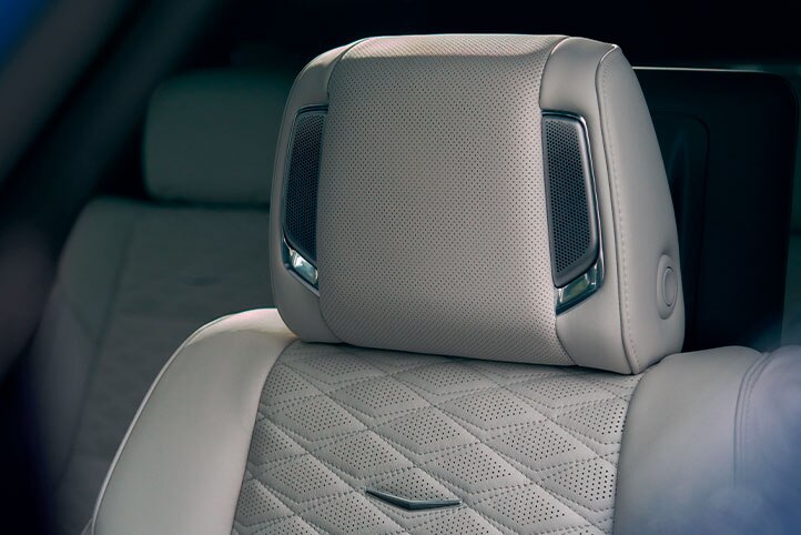 Lujosos y exclusivos asientos de la nueva Cadillac Escalade 2025, camioneta de lujo