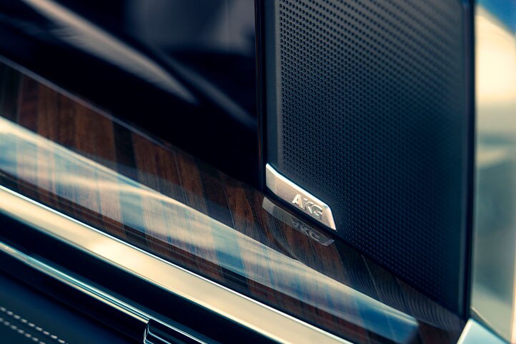 Sistema de audio AKG en tu nueva Cadillac Escalade 2025, camioneta de lujo