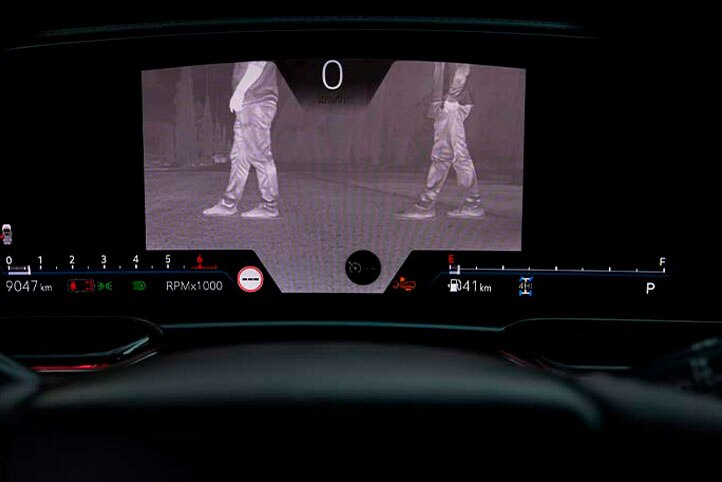 Visión nocturna con tecnología infrarroja en tu camioneta de lujo, nueva Cadillac Escalade 2025