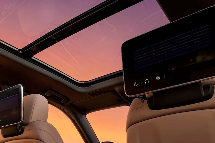 Sistema de entretenimiento trasero con 2 pantallas de 12.6 pulgadas HD en tu Cadillac Escalade 2025, camioneta de lujo