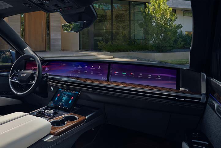 Nueva pantalla de 55 pulgadas OLED curva que ofrece una experiencia intuitiva e inteligente en tu nueva Cadillac Escalade 2025
